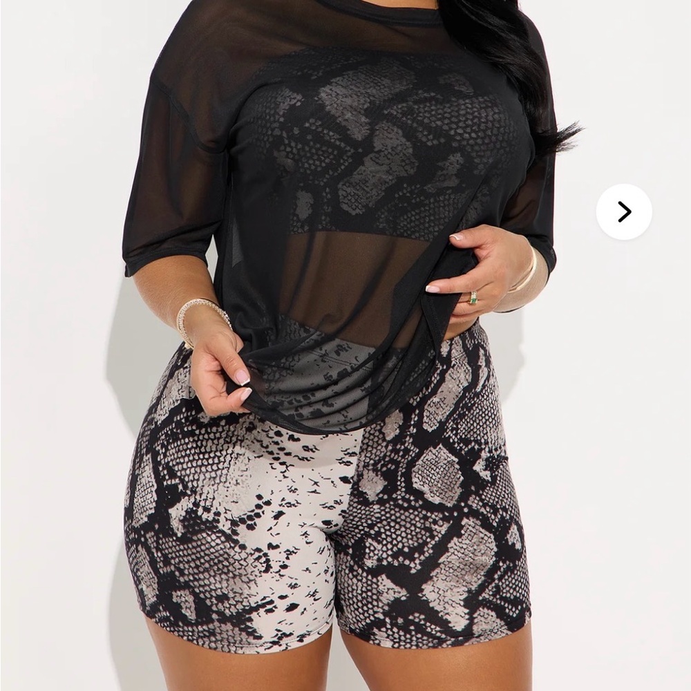 Fashion Nova Black and Gray Snake Print Set